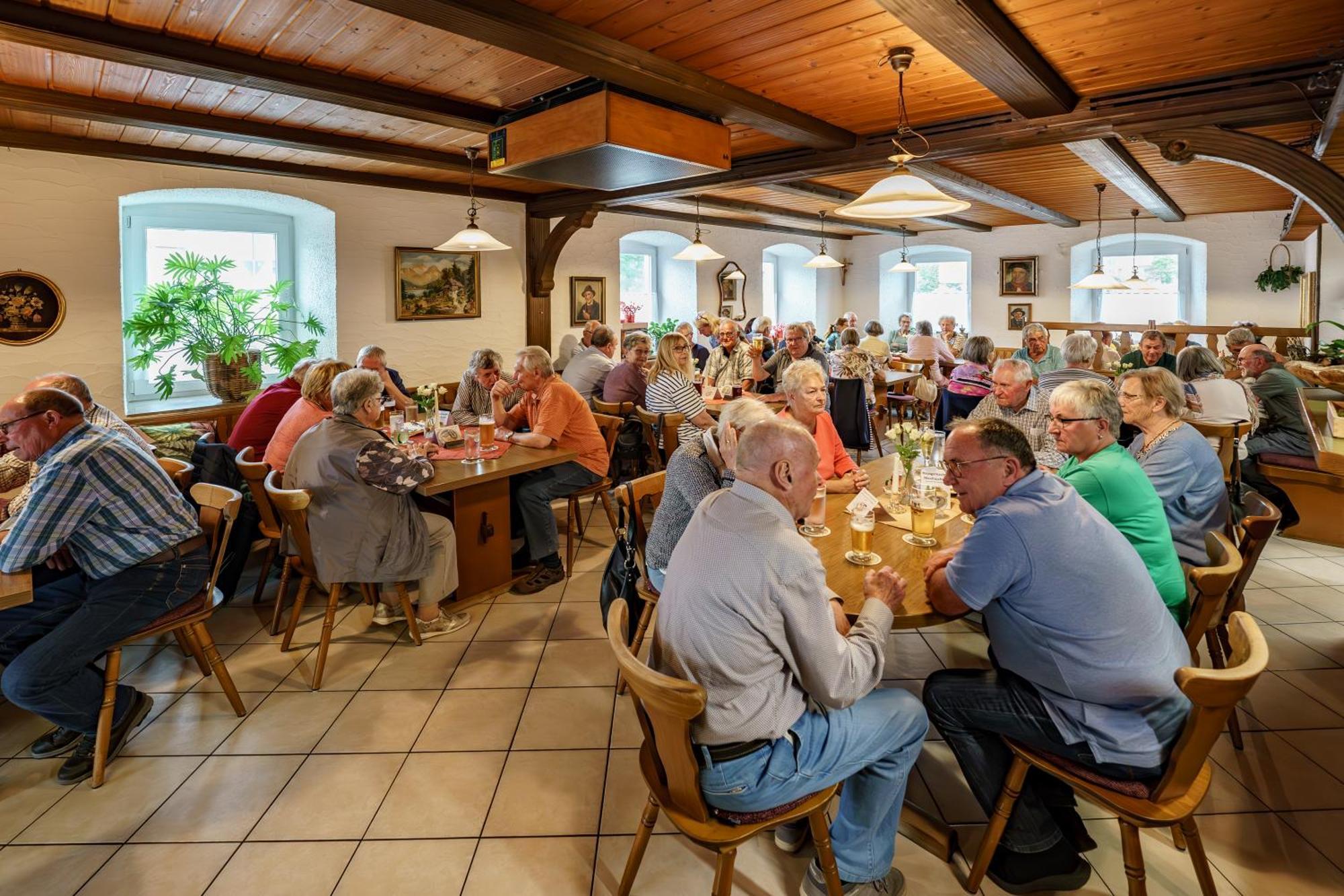Landgasthof Ochsen ネーレスハイム エクステリア 写真