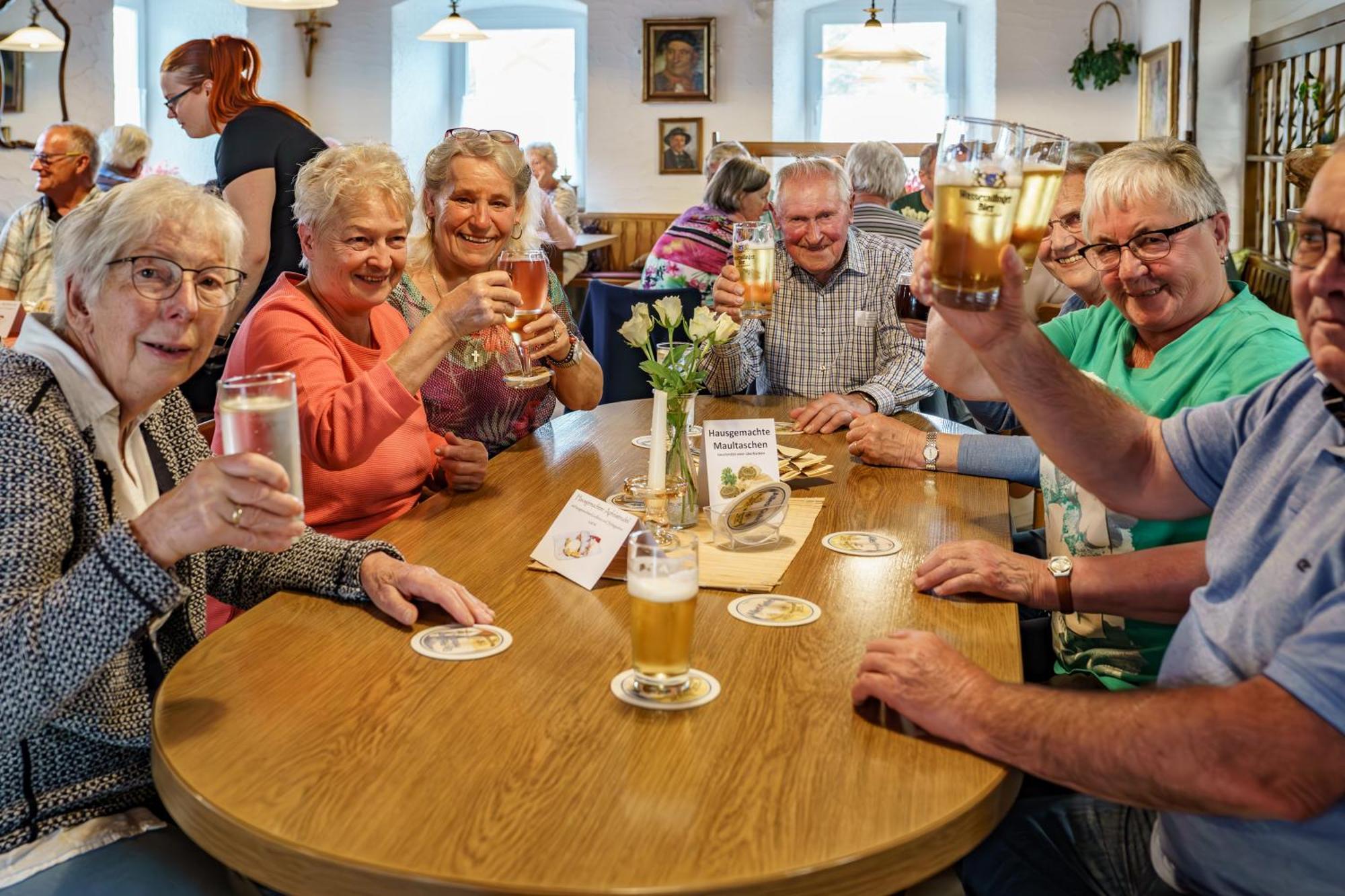 Landgasthof Ochsen ネーレスハイム エクステリア 写真