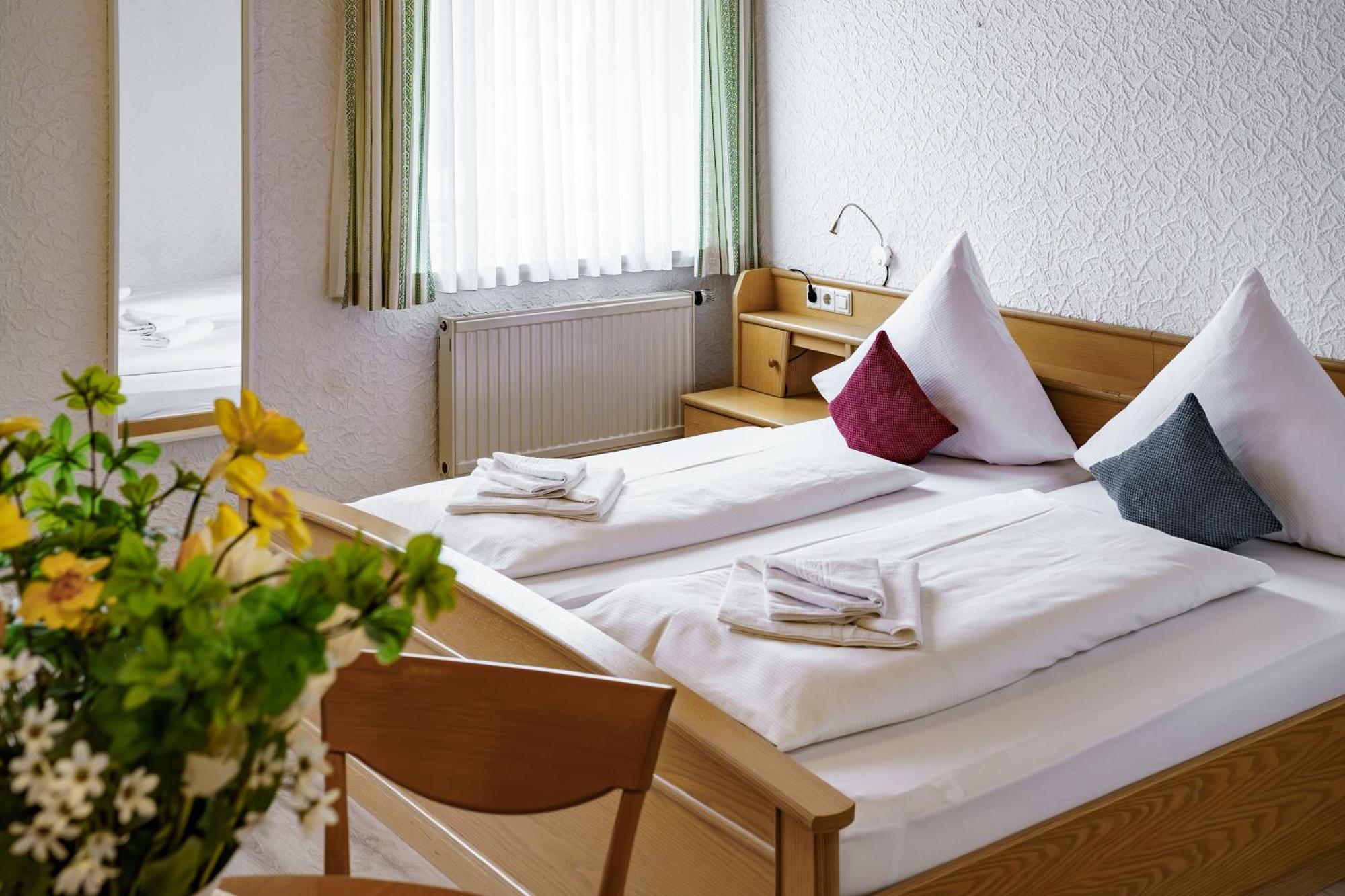 Landgasthof Ochsen ネーレスハイム エクステリア 写真